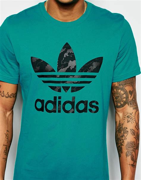 adidas t shirt herren logo farbverlauf|Bedruckte T.